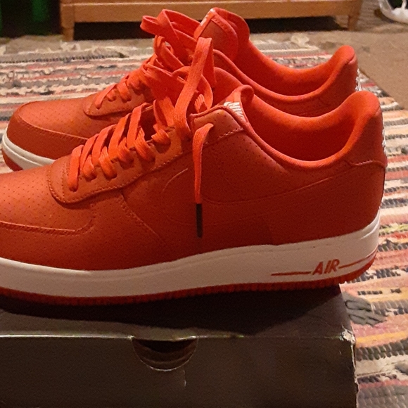 Red mens airforce 1s worn once - Picture 2 of 8